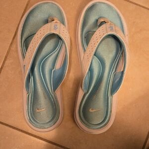 Nike Women's Aqua and White Sandals